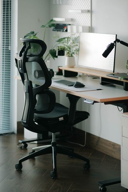 Ergonomia a styl: jak połączyć wygodę z estetyką w wyborze krzesła biurowego?