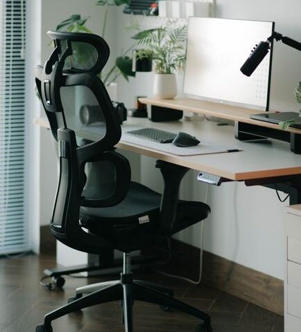 Jak wybrać ergonomiczne krzesło biurowe na 2026 rok: przewodnik dla zdrowej pracy